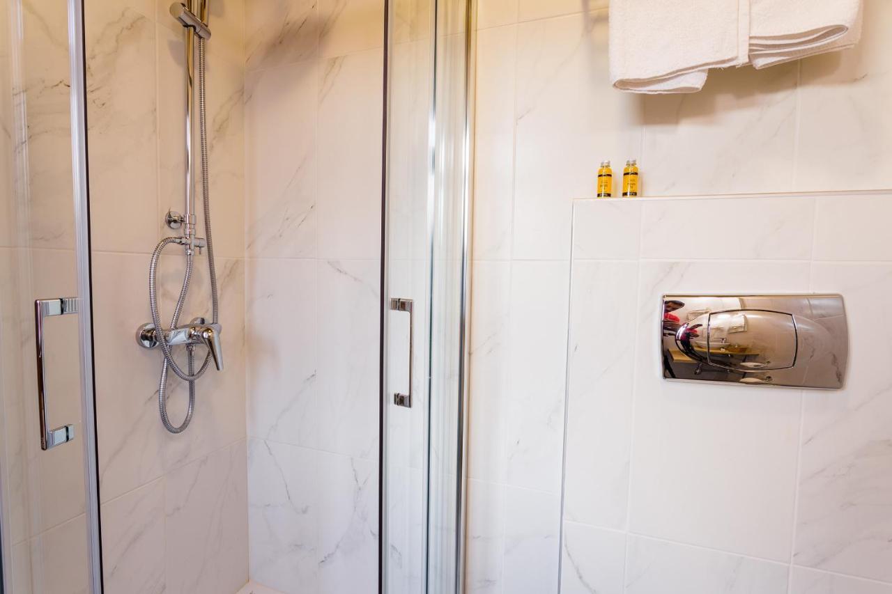Blossom Rooms & Suite Karaferye Dış mekan fotoğraf