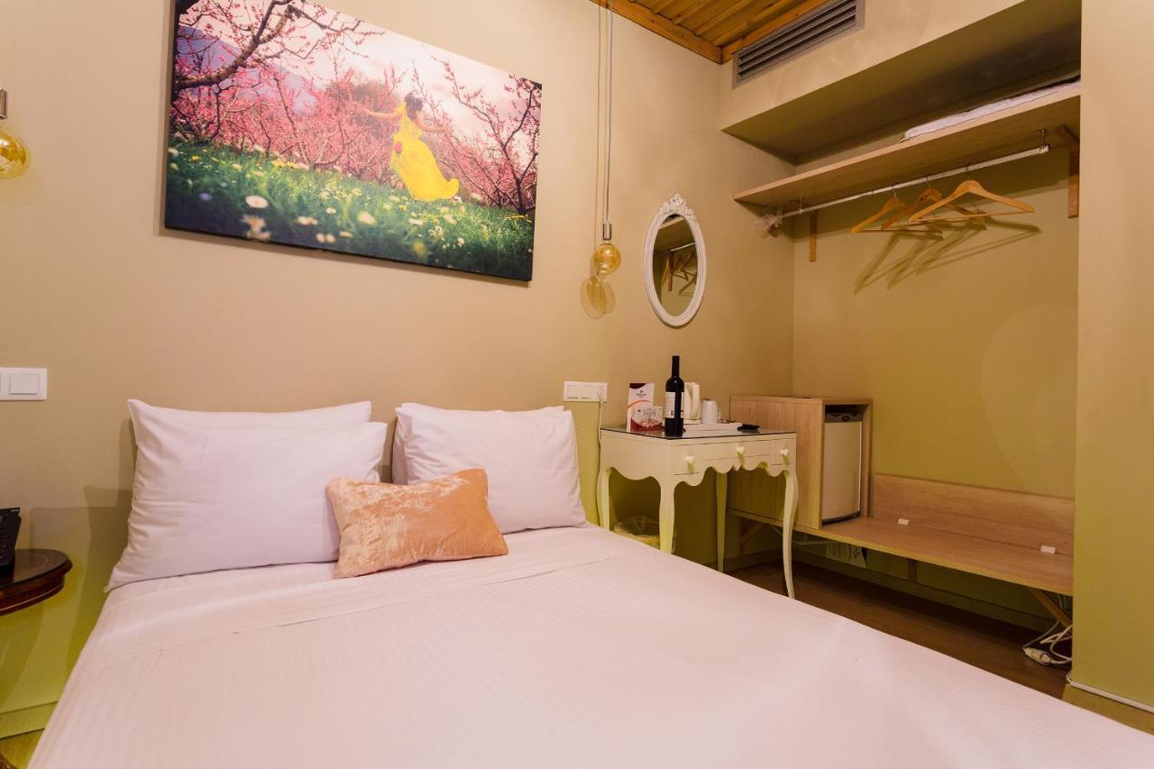Blossom Rooms & Suite Karaferye Dış mekan fotoğraf